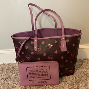 COACH purse like new! Reversible